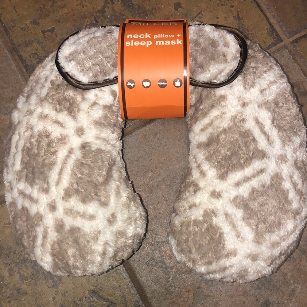 Neck pillow